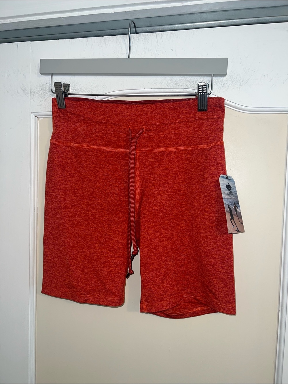 NWT Rabbit 7 Inch EZ Short Tight in Rio Red